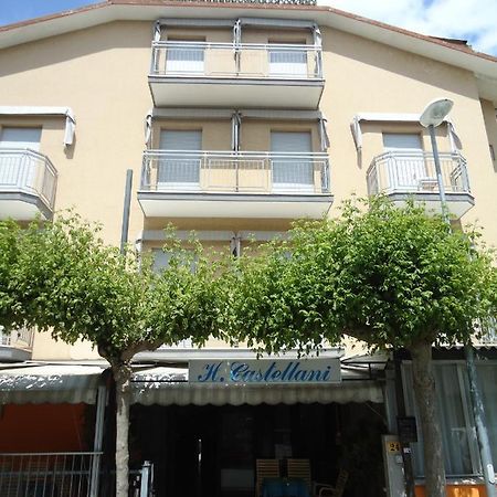 Hotel Castellani リミニ エクステリア 写真